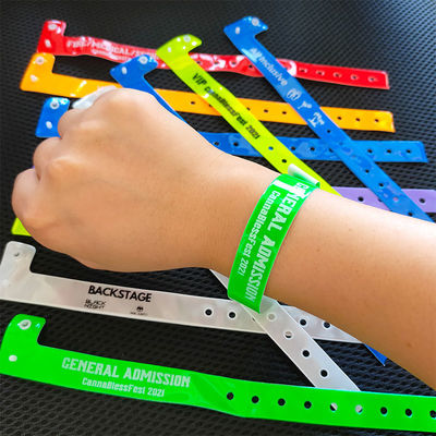 防水RFID 様々なネオンプラスチック/ビニール ブレスレット 祭りのカスタム ブレスレット