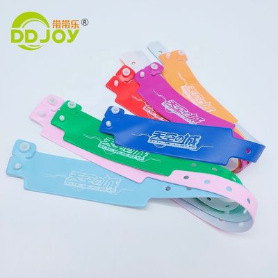 DDjoy フェスティバル イベント VIP 入場のためのカスタムビニールPVCプラスチックブレスレット印刷