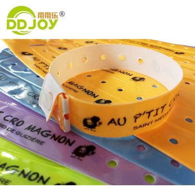 青色反射腕帯 プラスチックビニール アイド 腕帯 印刷 オーダーメイド ロゴ 送料 UPS DHL EMS フェデックス TNT