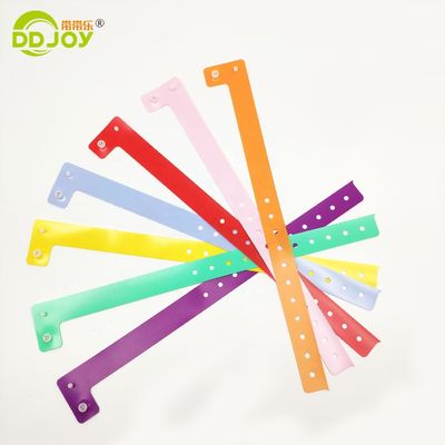 オーダーメイド ロゴ PVC L 形 調整可能なプラスチック ブレスレット イベント フェスティバル ロマンチックなスタイル
