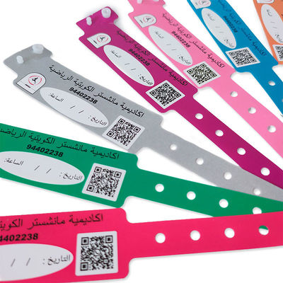 ISO9001 認証 オーダーメイド CMYK デジタル印刷 ホテル用防水プラスチック腕帯