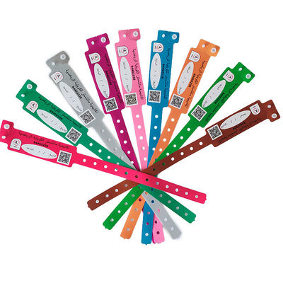 ISO9001 認証 オーダーメイド CMYK デジタル印刷 ホテル用防水プラスチック腕帯