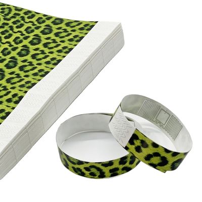 カスタマイズされた防水紙 タイベック RFID 腕帯 NFC 機能が含まれています