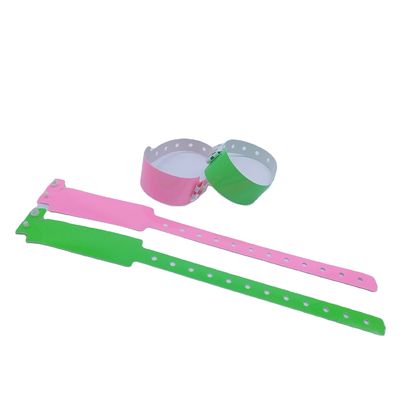 耐水性 柔らかい 輝く ニュオン 光る PVC ビニール ブレスレット ナイトクラブ用 腕帯