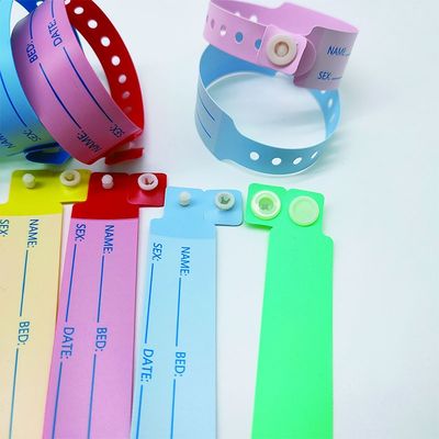 柔らかいプラスチックID腕帯 子供用 カスタムビニール ワンタイムブレスレット アムステーション