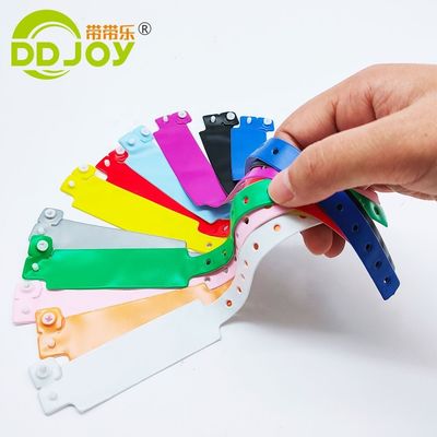 プラスティックロックインレイ技術 DDJOY イベント・フェスティバル用ブルーPVC ブレスレット/腕帯