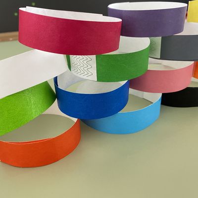 紙の識別 Tyvek ブレスレット 識別用の個別ロゴとバーコード