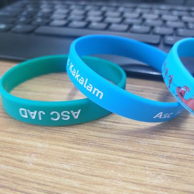 スポーツ イベント シリコン素材の腕帯 オーダーメイドのGLOWゴムブレスレット