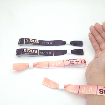 オーダーメイド イベント フェスティバル パーティー ロゴ印刷付き RFID チップ サテン 織物 腕帯