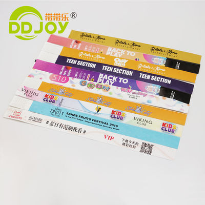パーソナライズ可能な Tyvek 紙の使い捨ての腕帯 250*25mm/250*19mm すべてのターゲットエンドユーザーのために