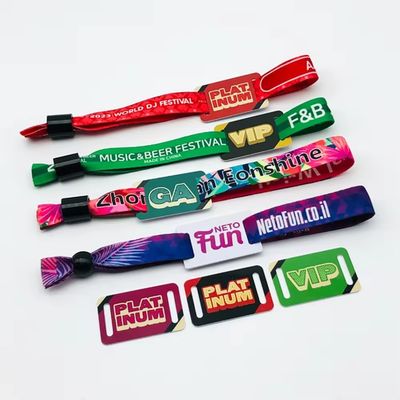 レッド サブライメーション 印刷可能な布 織物 パーティやイベント用のカスタム 腕帯